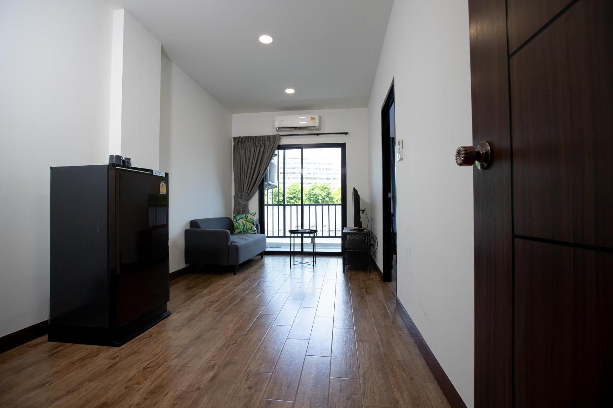 Room 36 Service Apartment Bangkok Dış mekan fotoğraf
