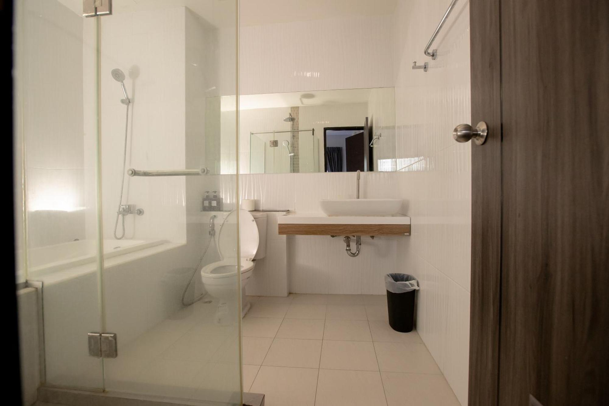 Room 36 Service Apartment Bangkok Dış mekan fotoğraf